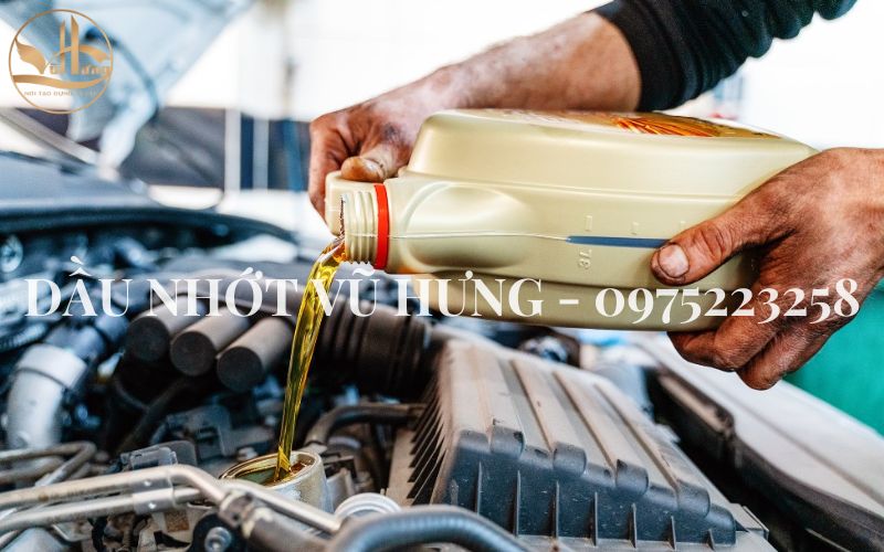 Nên thay nhớt xe ô tô bao nhiêu lít? 3 loại dầu nhớt ô tô chất lượng trên thị trường