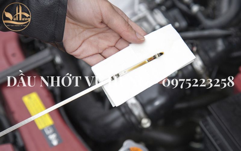 Xe ô tô chạy bao nhiêu km thì phải thay dầu nhớt? 