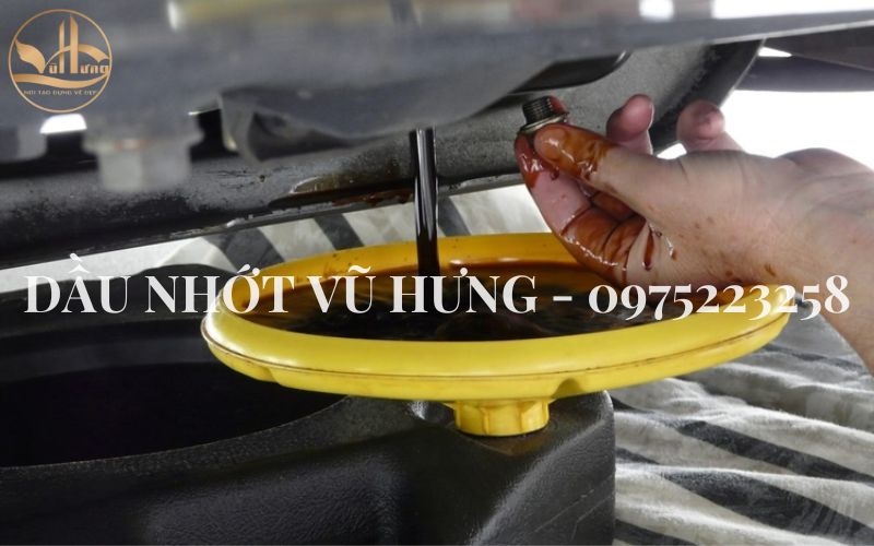 Hướng dẫn cách thay nhớt xe ô tô tại nhà đơn giản